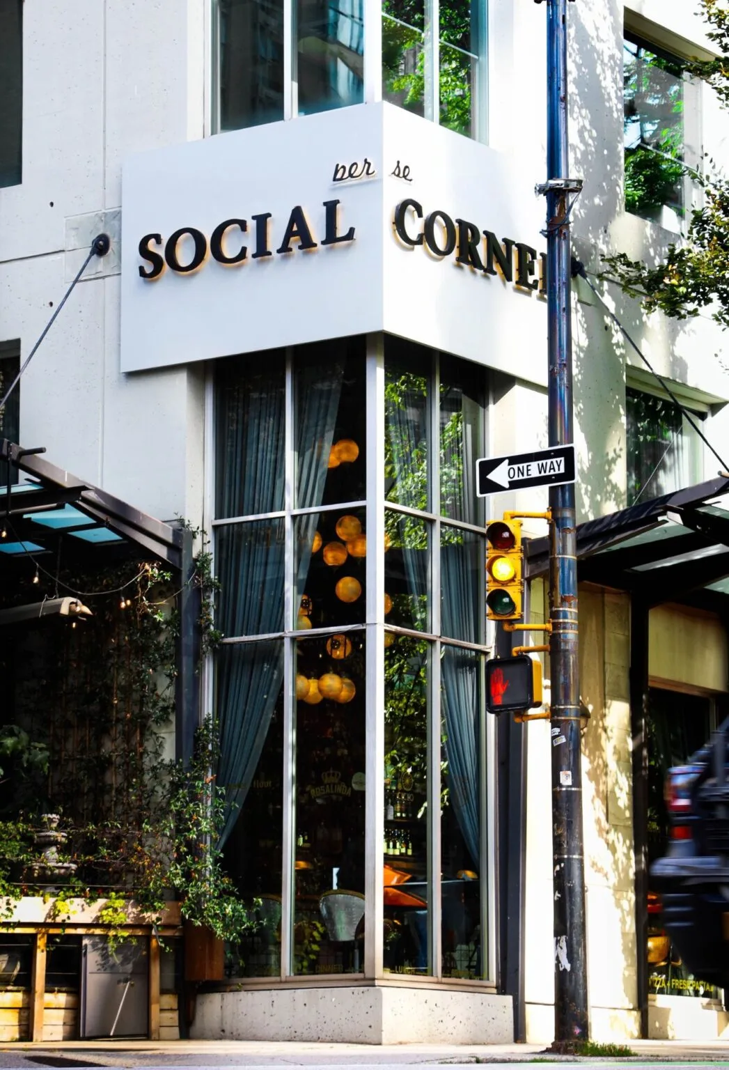 per se Social Corner — atmosphere