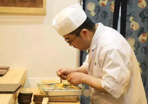 Sushitsune — kitchen