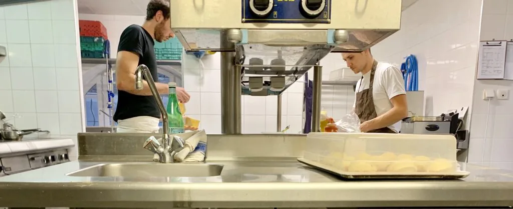 L'Ortensia — kitchen
