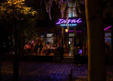 Iasai Food bar & more — atmosphere