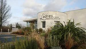 L'Adress... — atmosphere