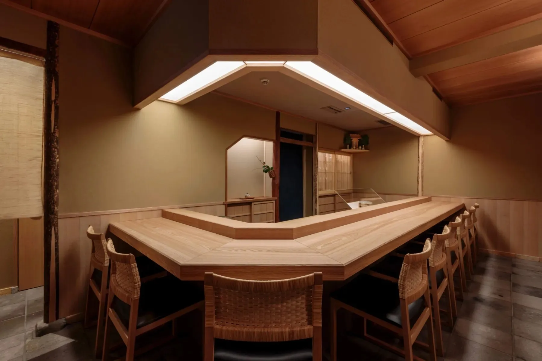 Tempura Ginya — atmosphere