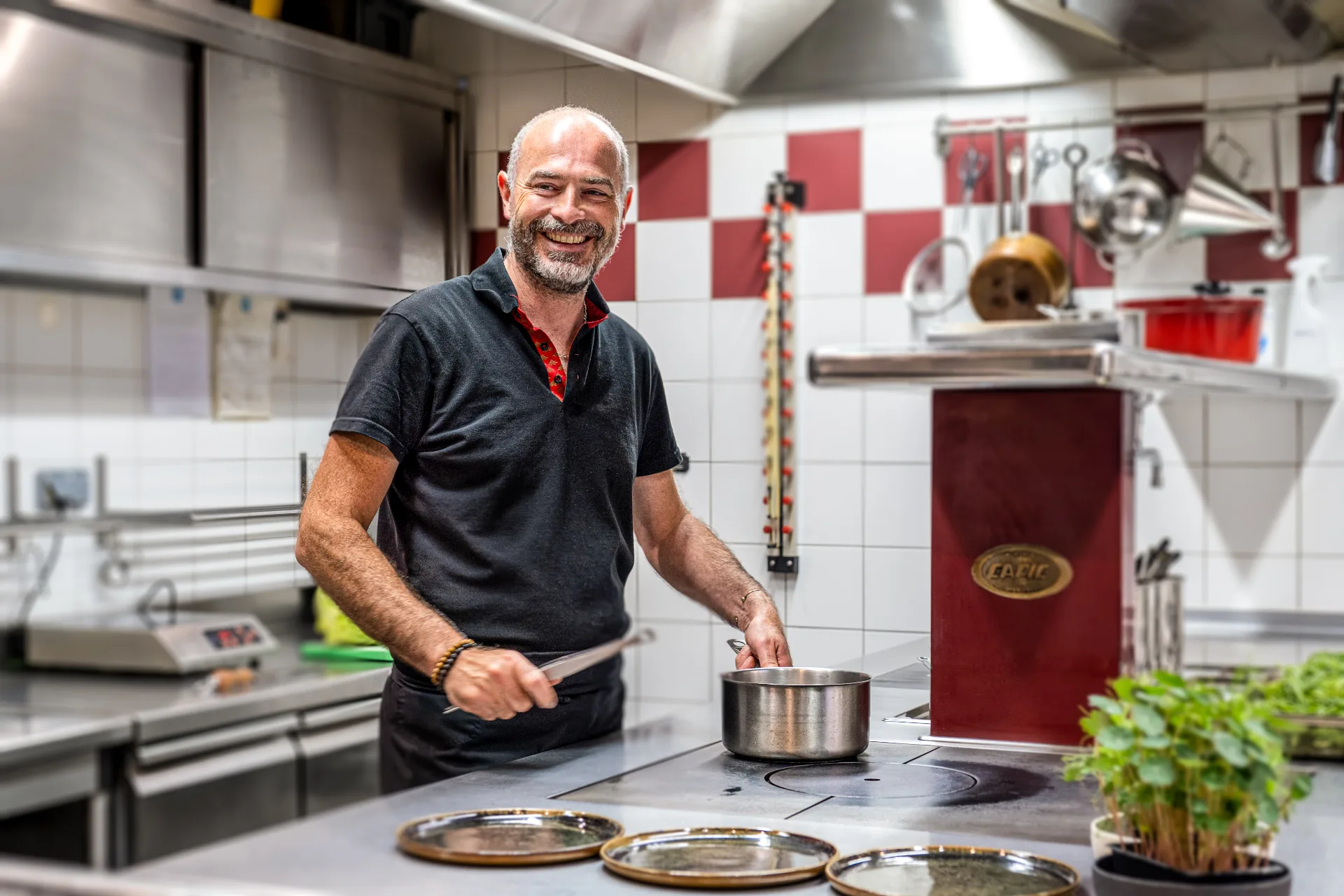 Auberge de la Marine — kitchen