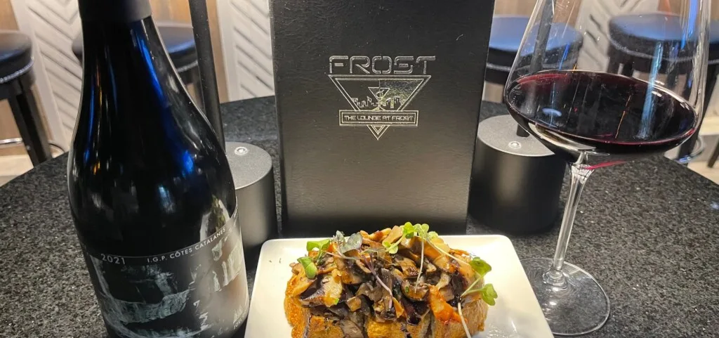 Frost Lounge — photo 20