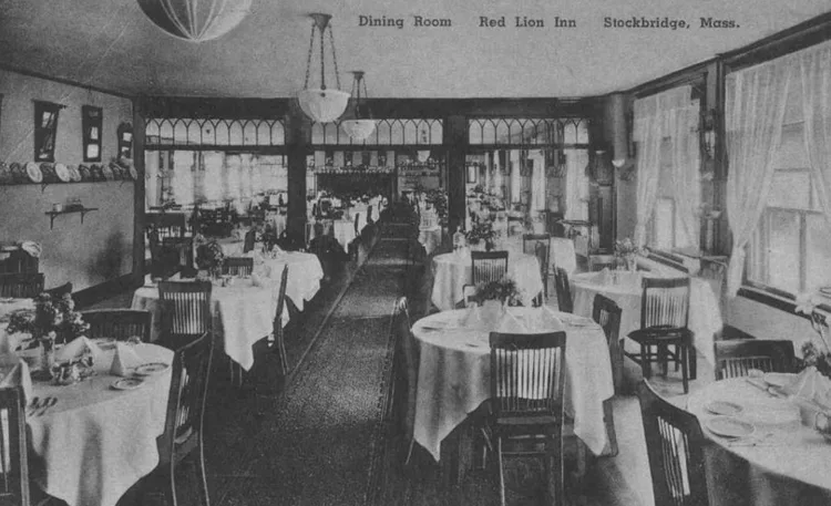 The Red Lion Inn — photo 32