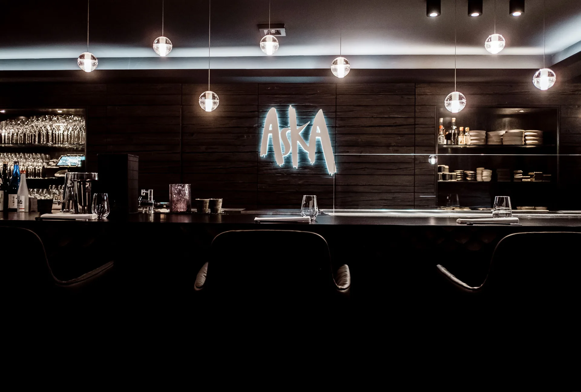 Aska — atmosphere