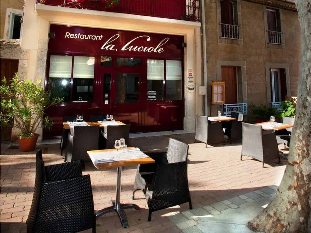La Luciole — atmosphere