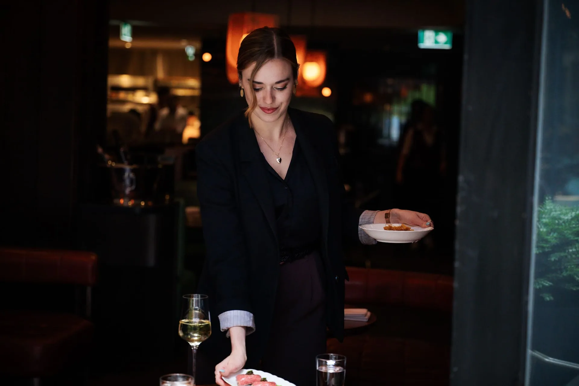 Alobar Yorkville — kitchen