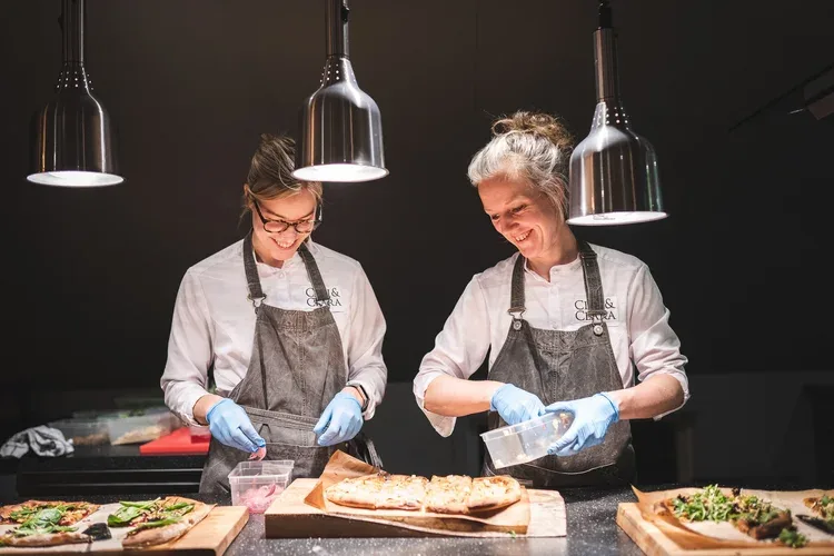 Cissi & Clara — kitchen