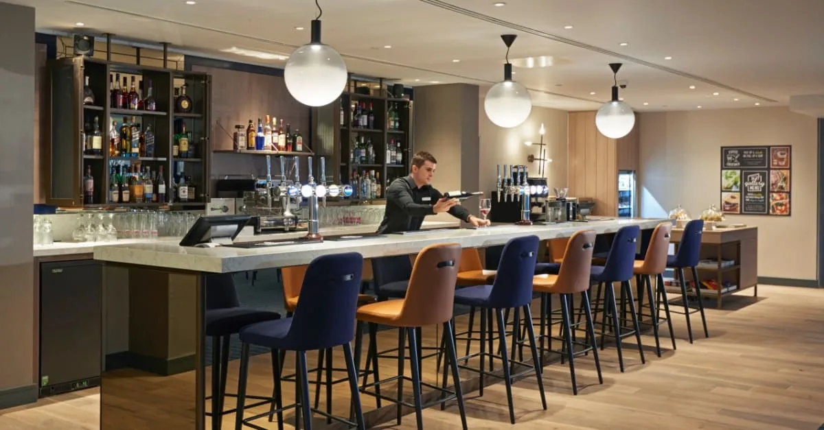 RESTORAN METROPOLITAN — atmosphere