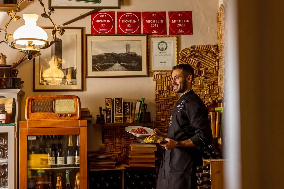 Trattoria Toscana al Vecchio Forno — atmosphere