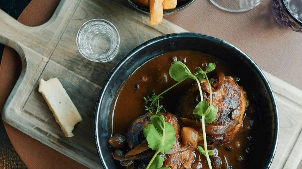 Les Terrasses de l'Écluse — food