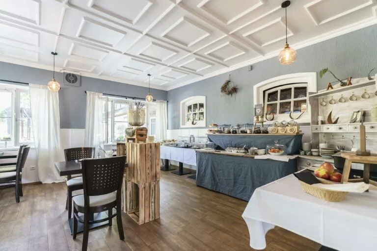 Henry’s Restaurant — photo 41
