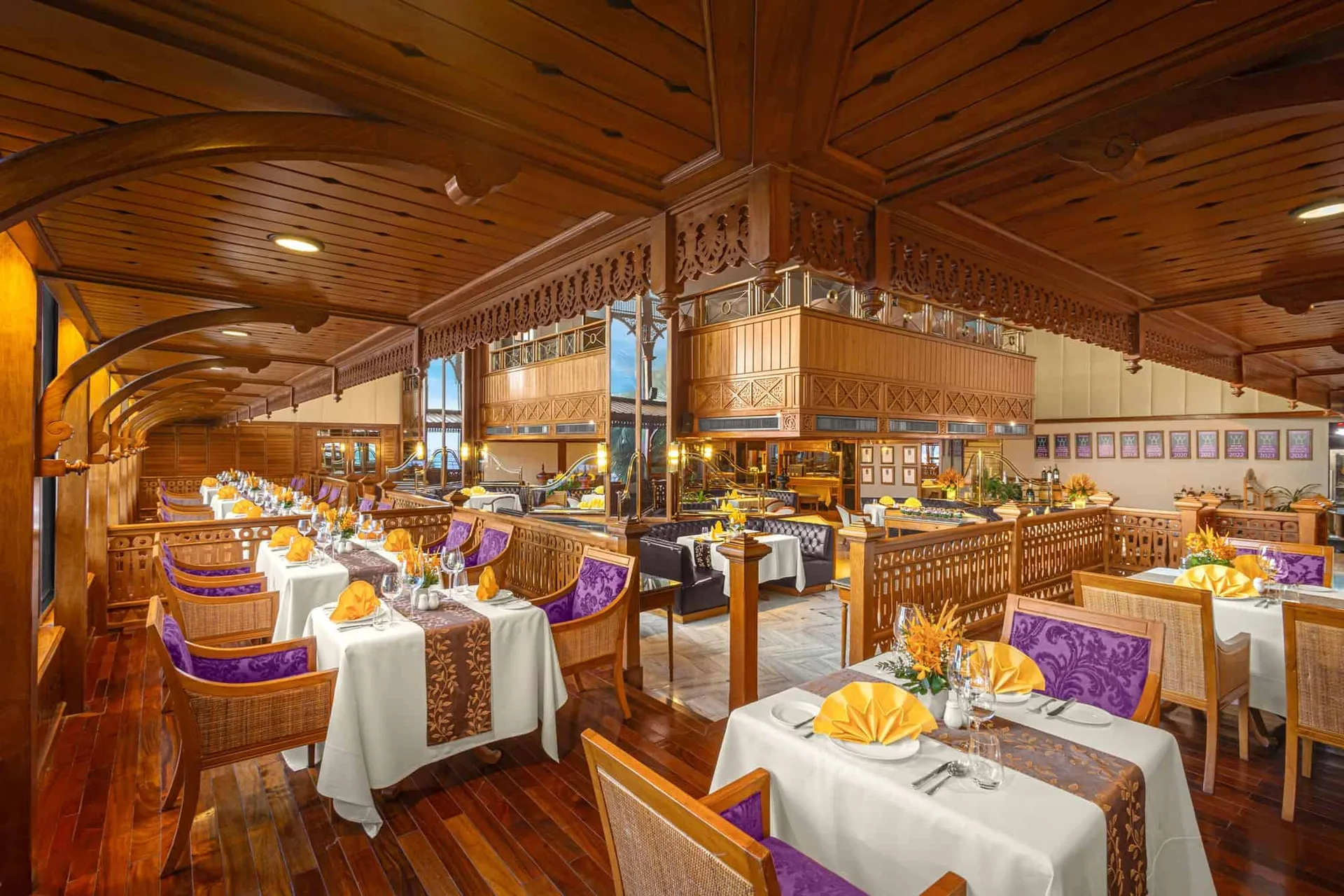 Royal Grill Room & Wine Cellar — photo 14