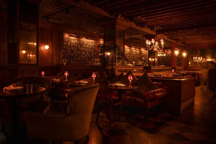 Gilt Bar — photo 6