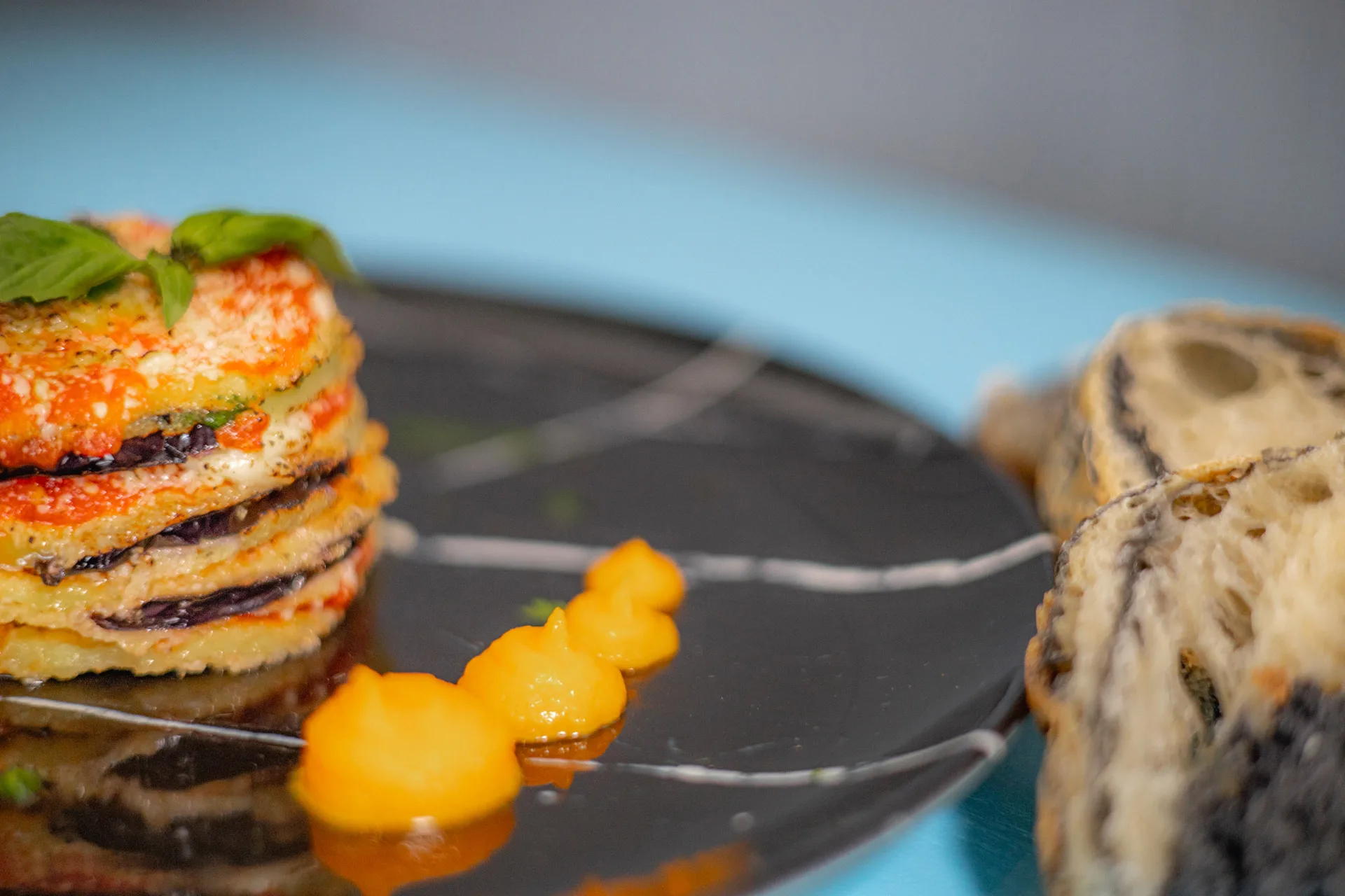'O Munaciello — food