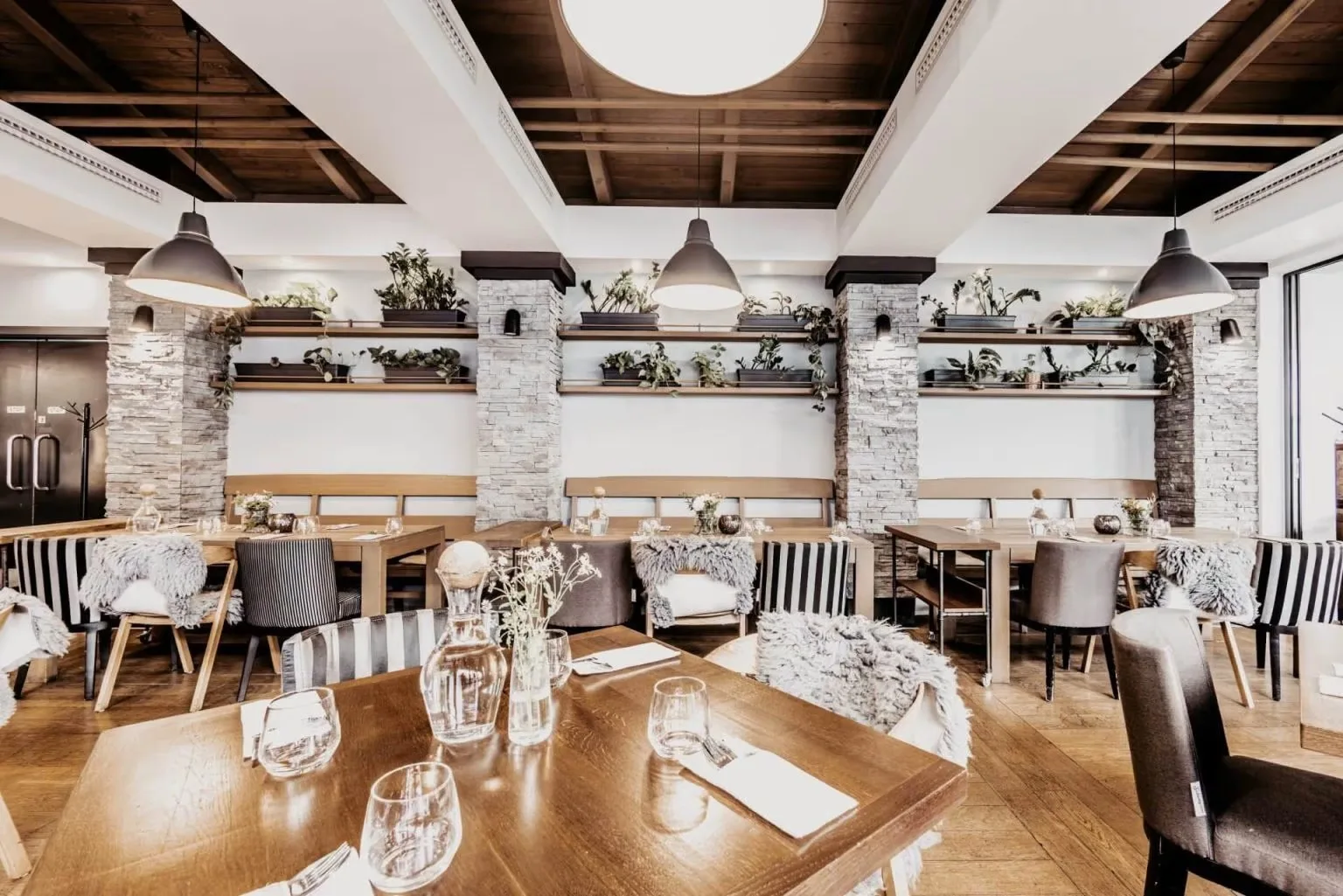 Season Restaurant — photo 104