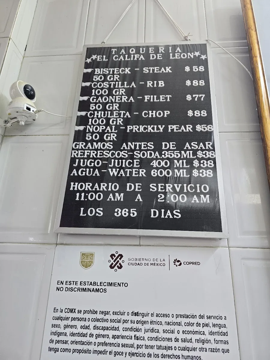 Taquería El Califa de León — atmosphere