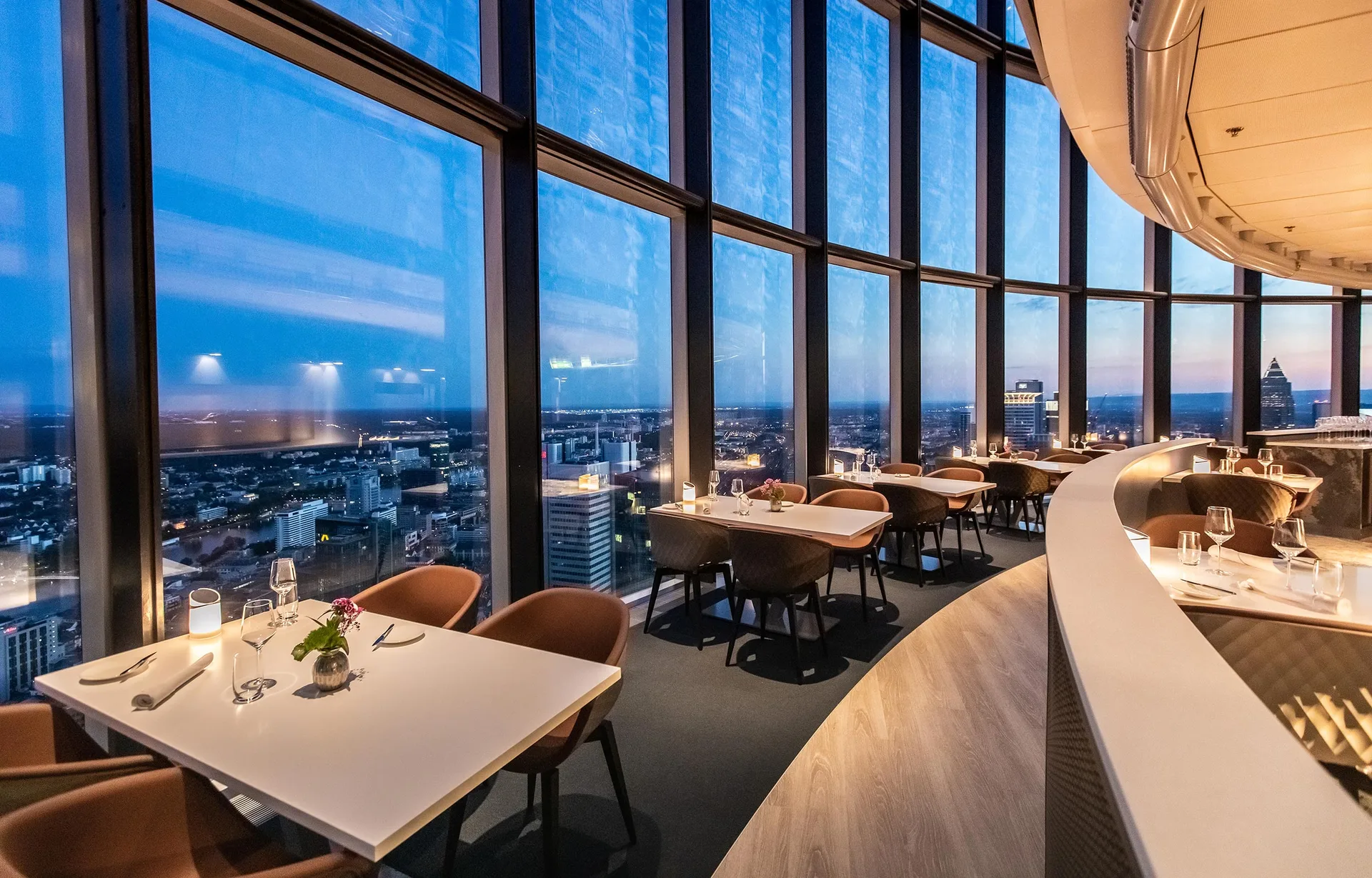 MAIN TOWER Restaurant & Lounge — photo 7