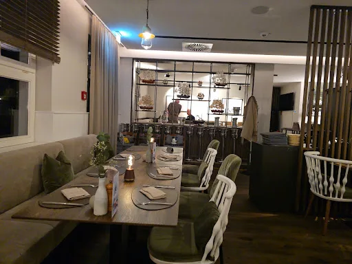 Hafenrestaurant Zum kleinen Leuchtturm — photo 37