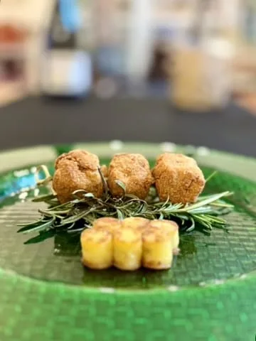 Vis a Vis — food