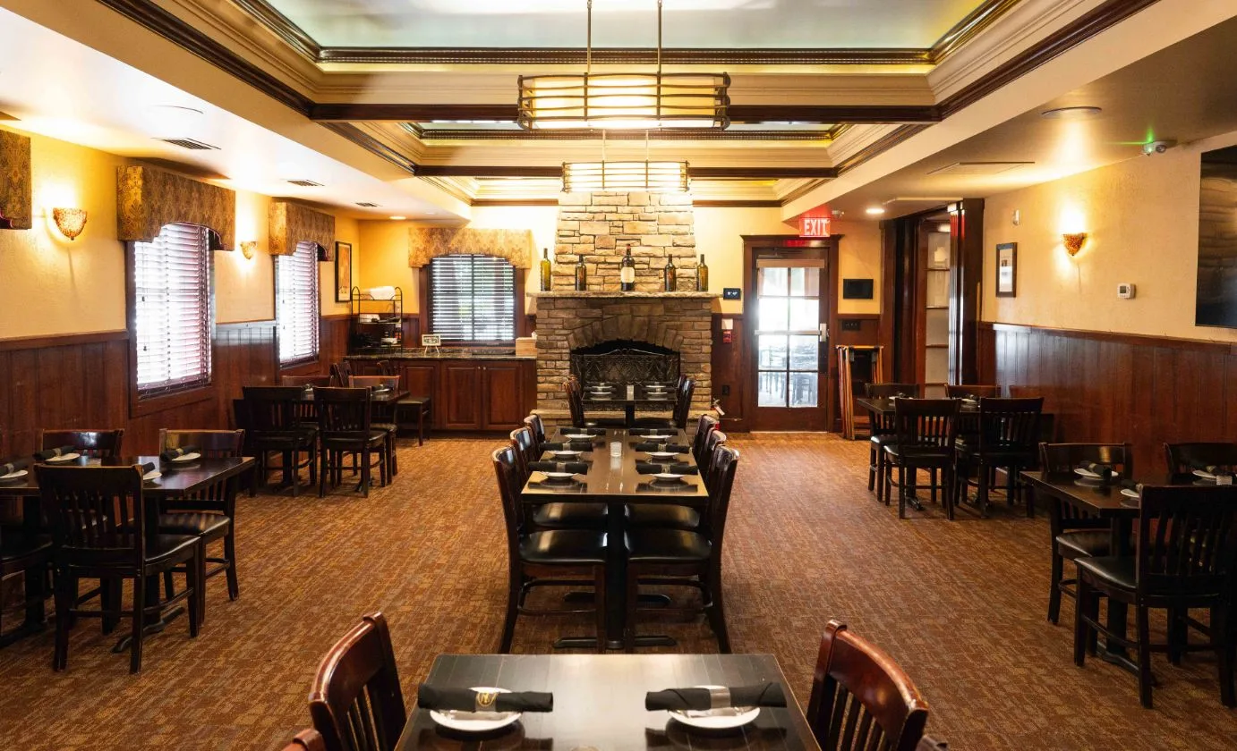 Luigi's Italian Chophouse & Bar — photo 10