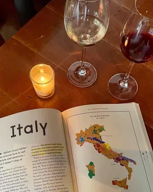 Ardesia Wine Bar — atmosphere