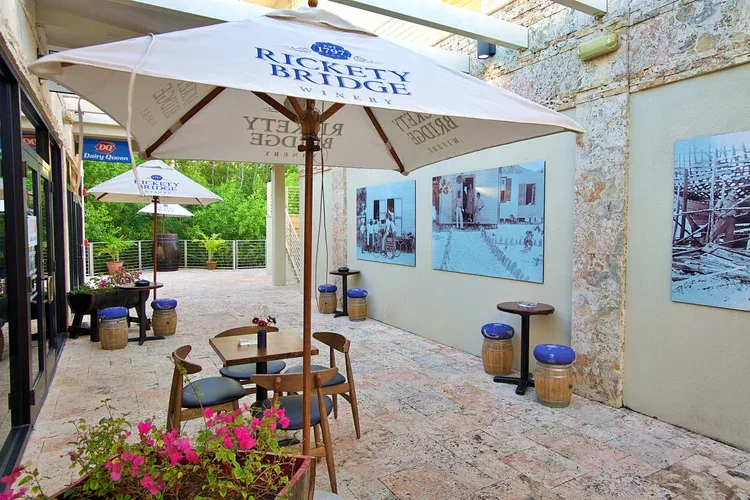 Le Petit Bar — photo 21