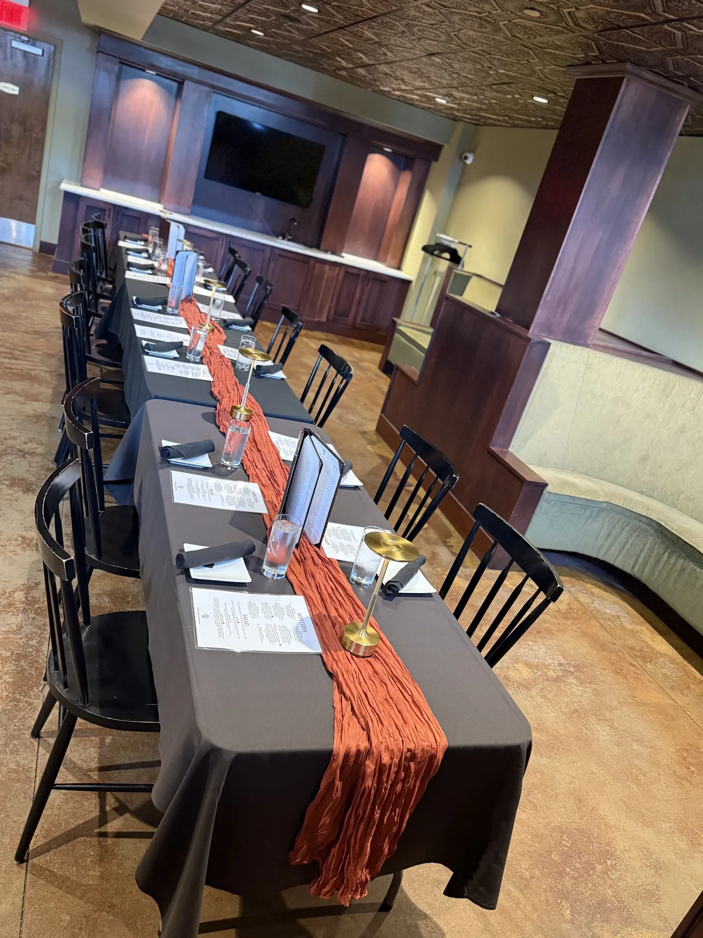 R Wine Bar & Kitchen — photo 37
