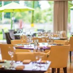 Seasons Brasserie — atmosphere