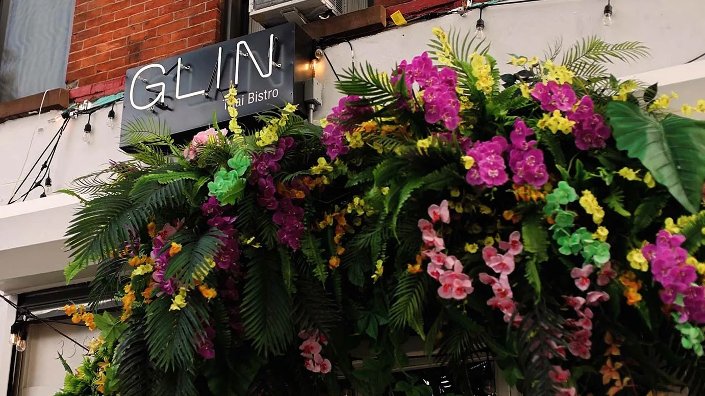 Glin Thai Bistro — atmosphere