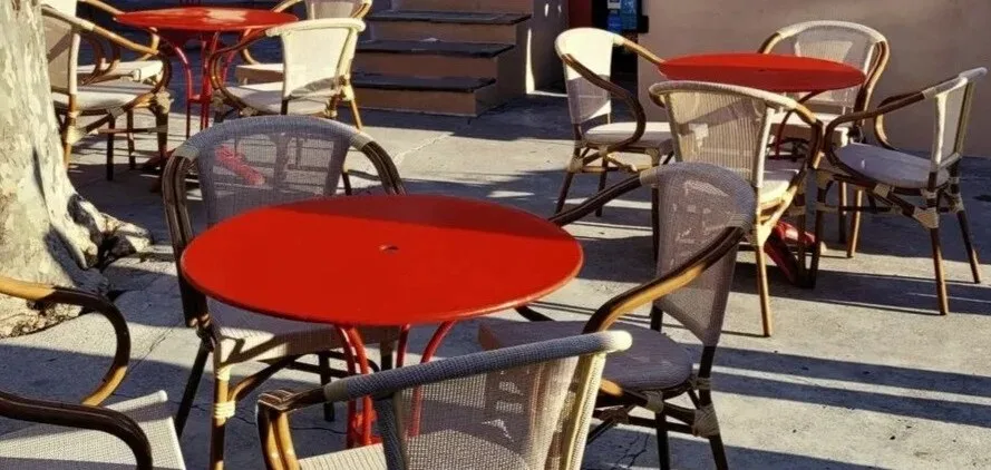 Café de la Tour — atmosphere