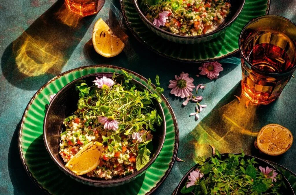 GREEN TABLE — photo 15