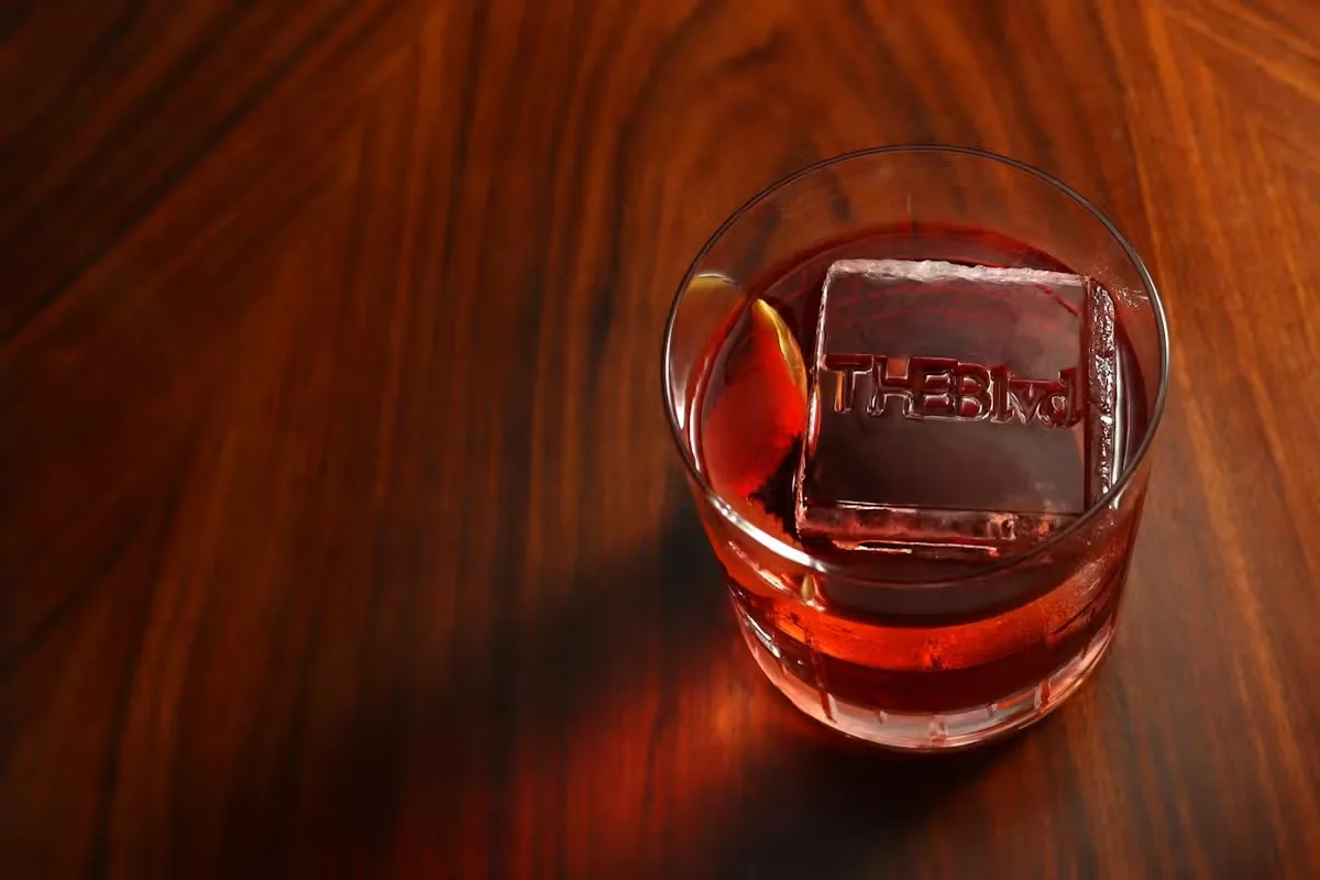 THE Blvd Restaurant & Lounge — drink