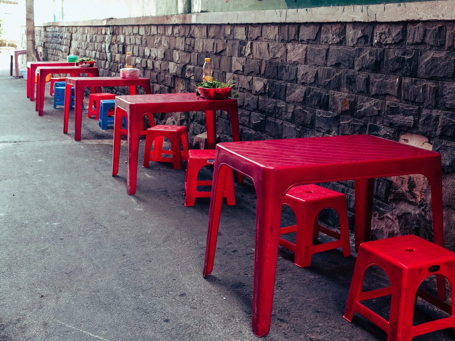 Ly Ly Vietnam Cookhouse — atmosphere