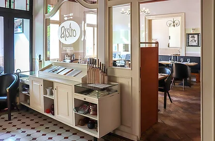 Pades Restaurant — photo 8