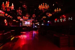 Seven Toc Toc — atmosphere