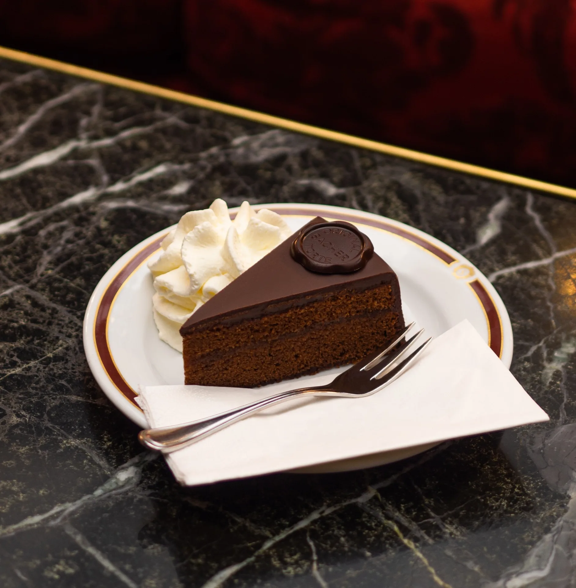Sacher – Restaurant „Rote Bar“ — photo 45