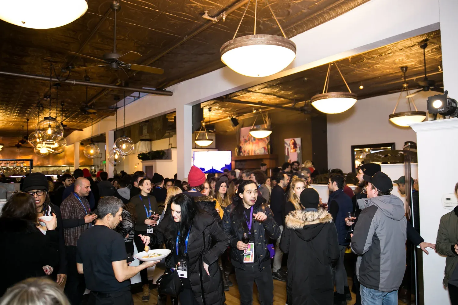 350 Main Brasserie — atmosphere