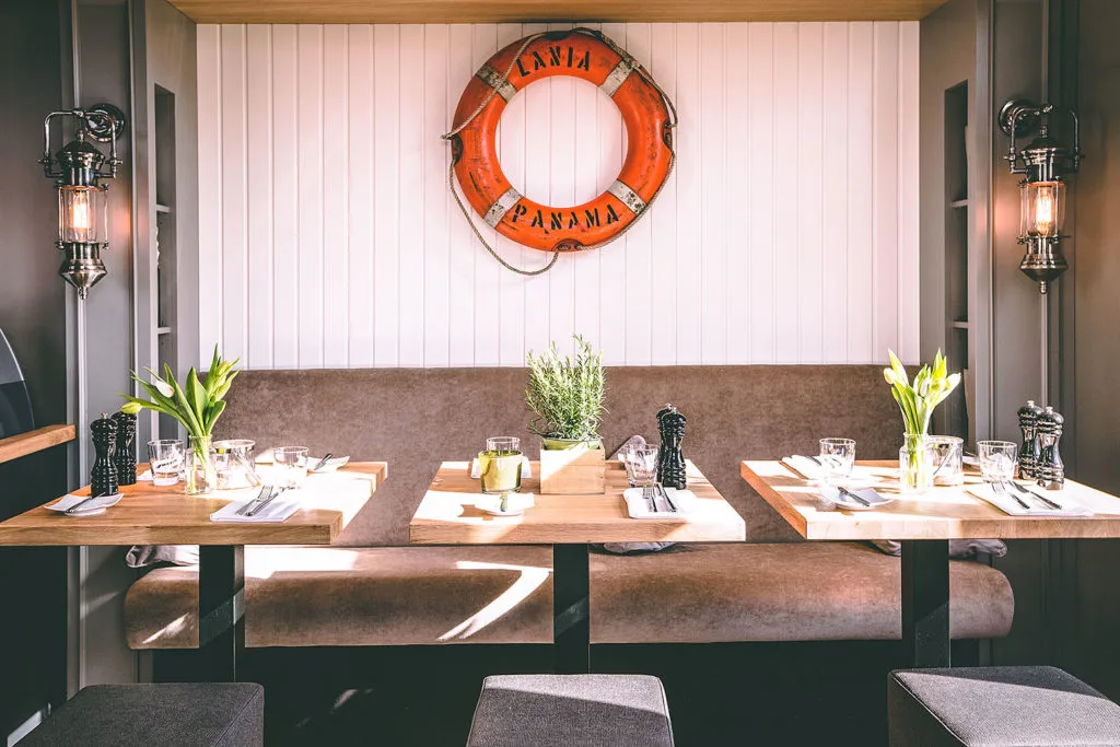 Henny’s Restaurant — photo 10