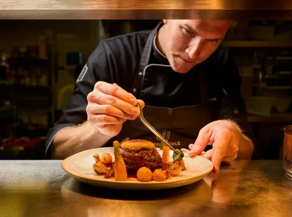 Küppersmühle Restaurant — kitchen