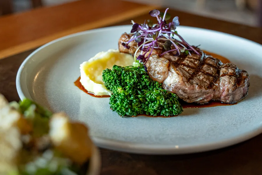 Maple Leaf Grill & Lounge — photo 4