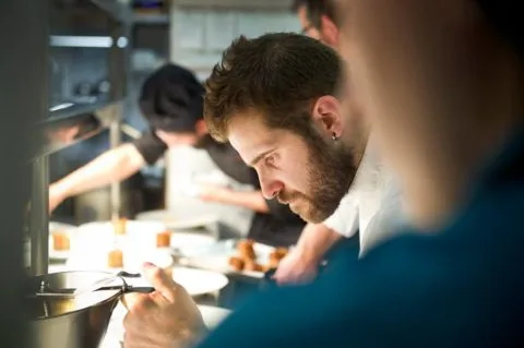 El Serbal — kitchen