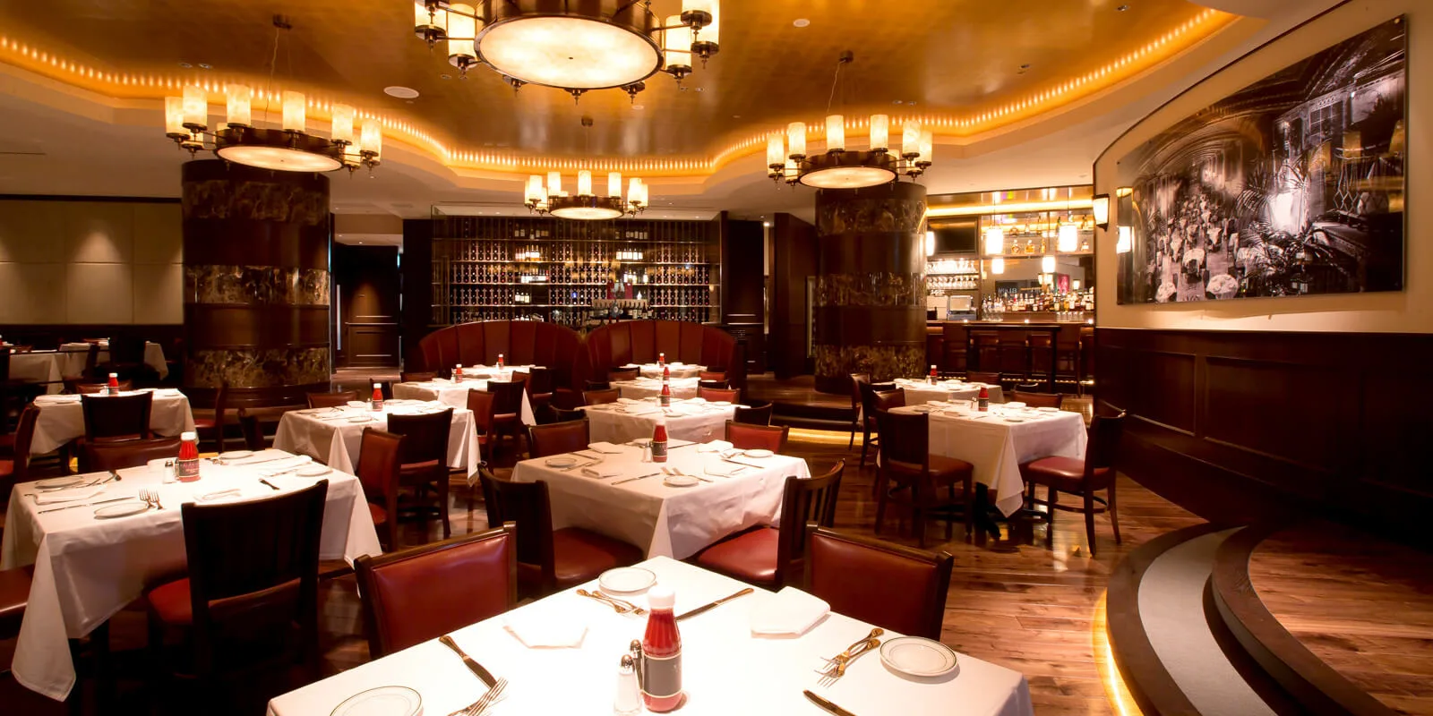 Wolfgang's Steakhouse by Wolfgang Zwiener — atmosphere