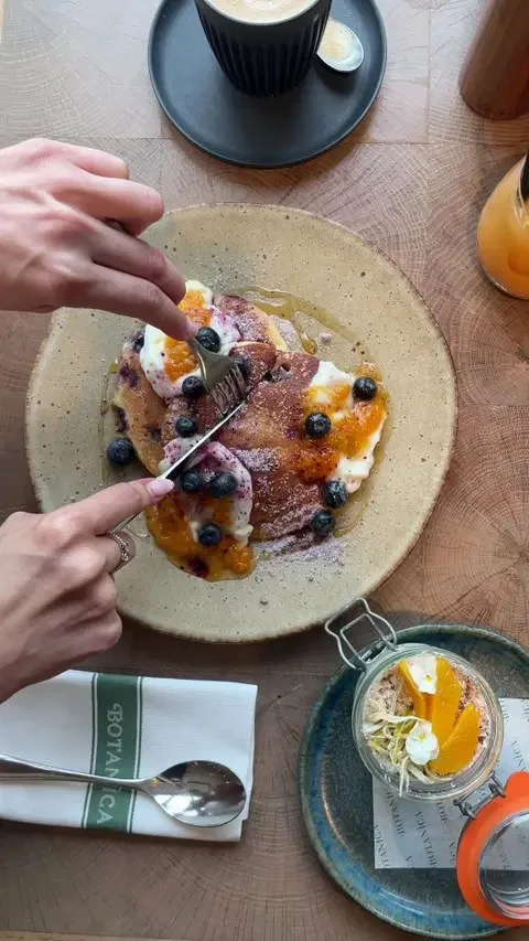 The Camellia Restaurant at South Lodge — atmosphere