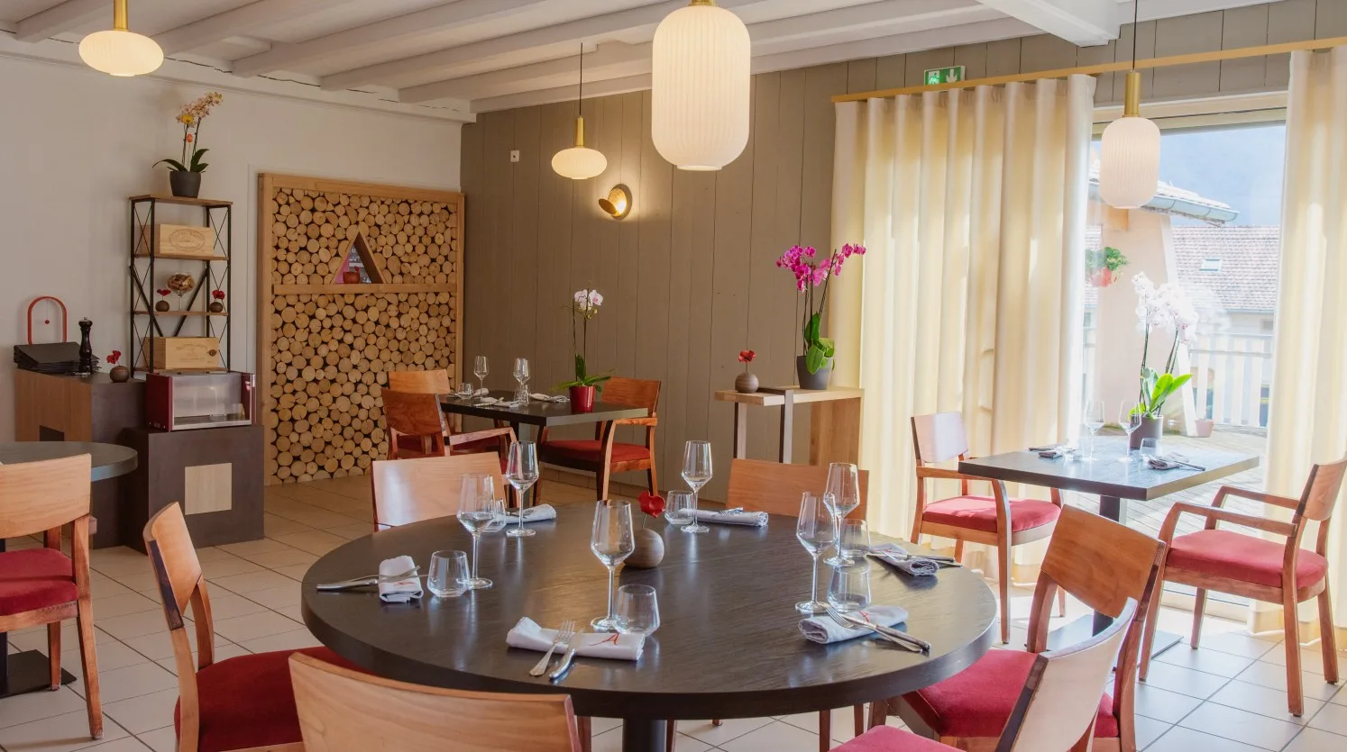 L'Auberge du Pont des Pierres — atmosphere