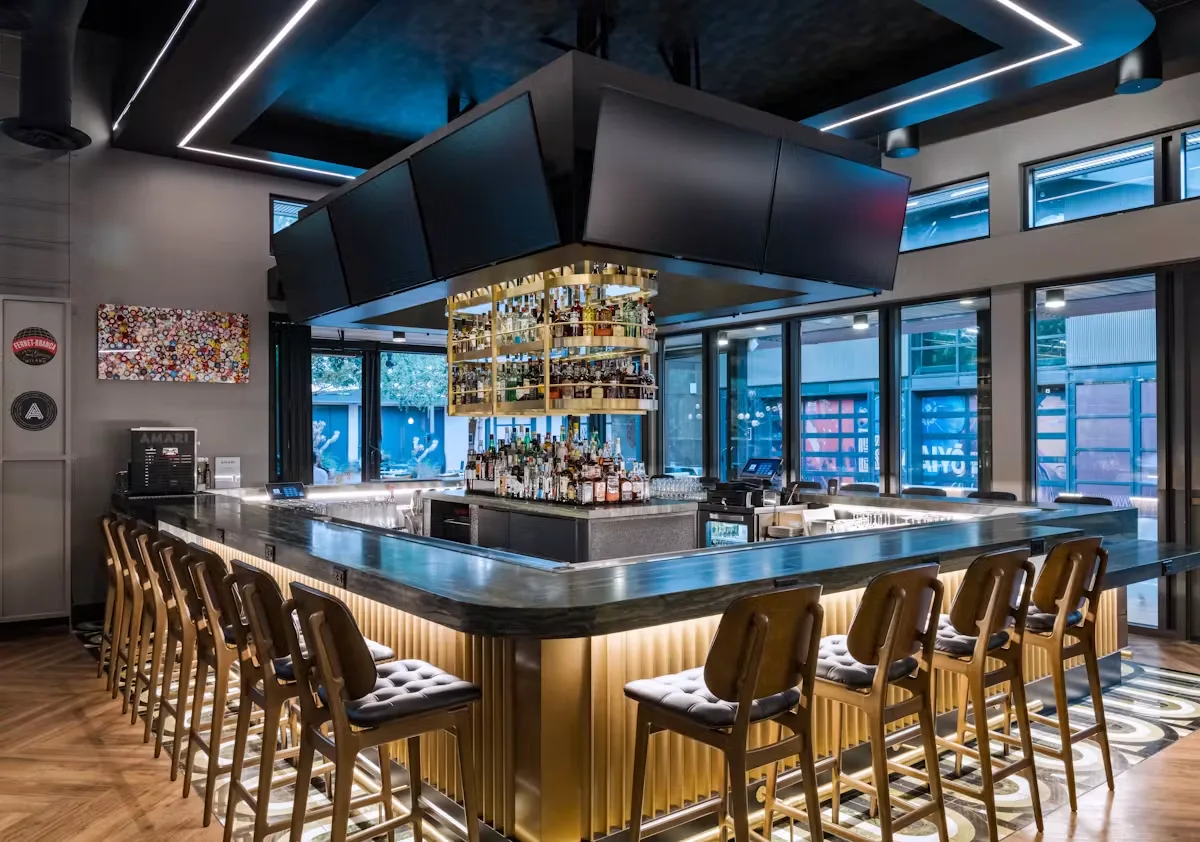 Amari Italian Kitchen & Wine Shop — photo 13