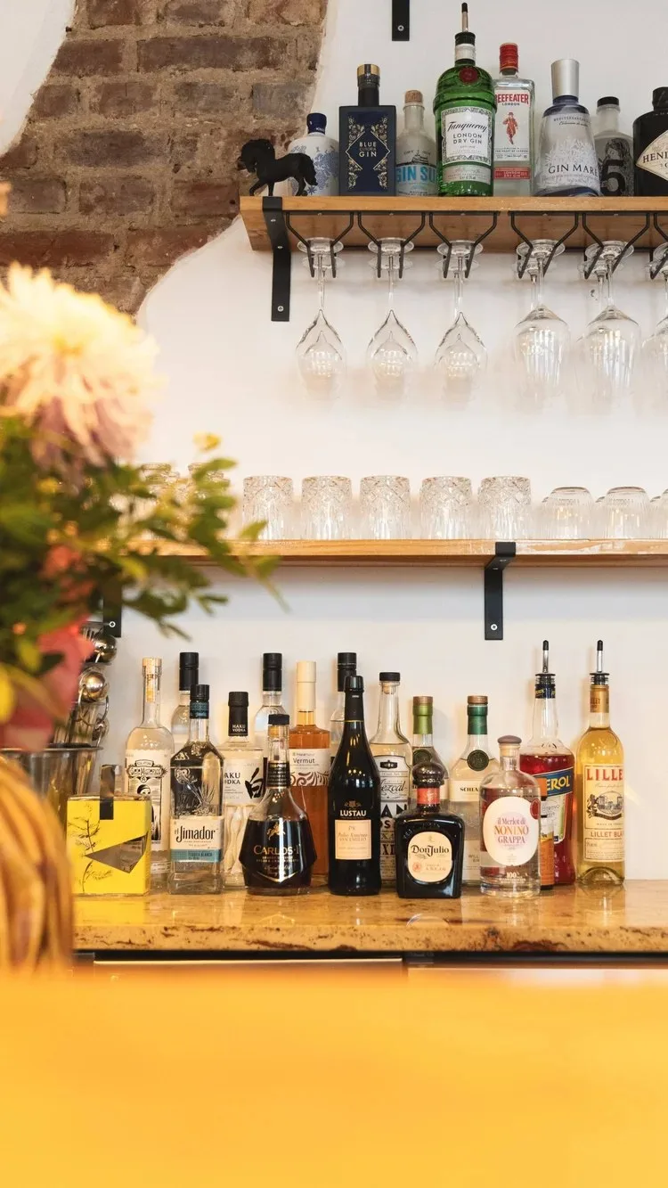 Ross &amp; Reiter Gastro Bar — atmosphere