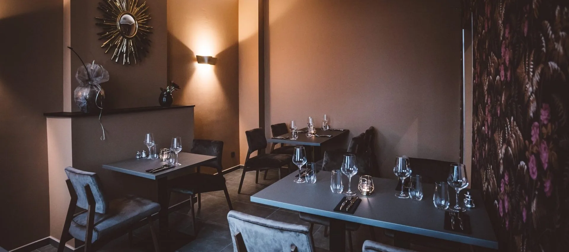 Anecdote, Amsterdam