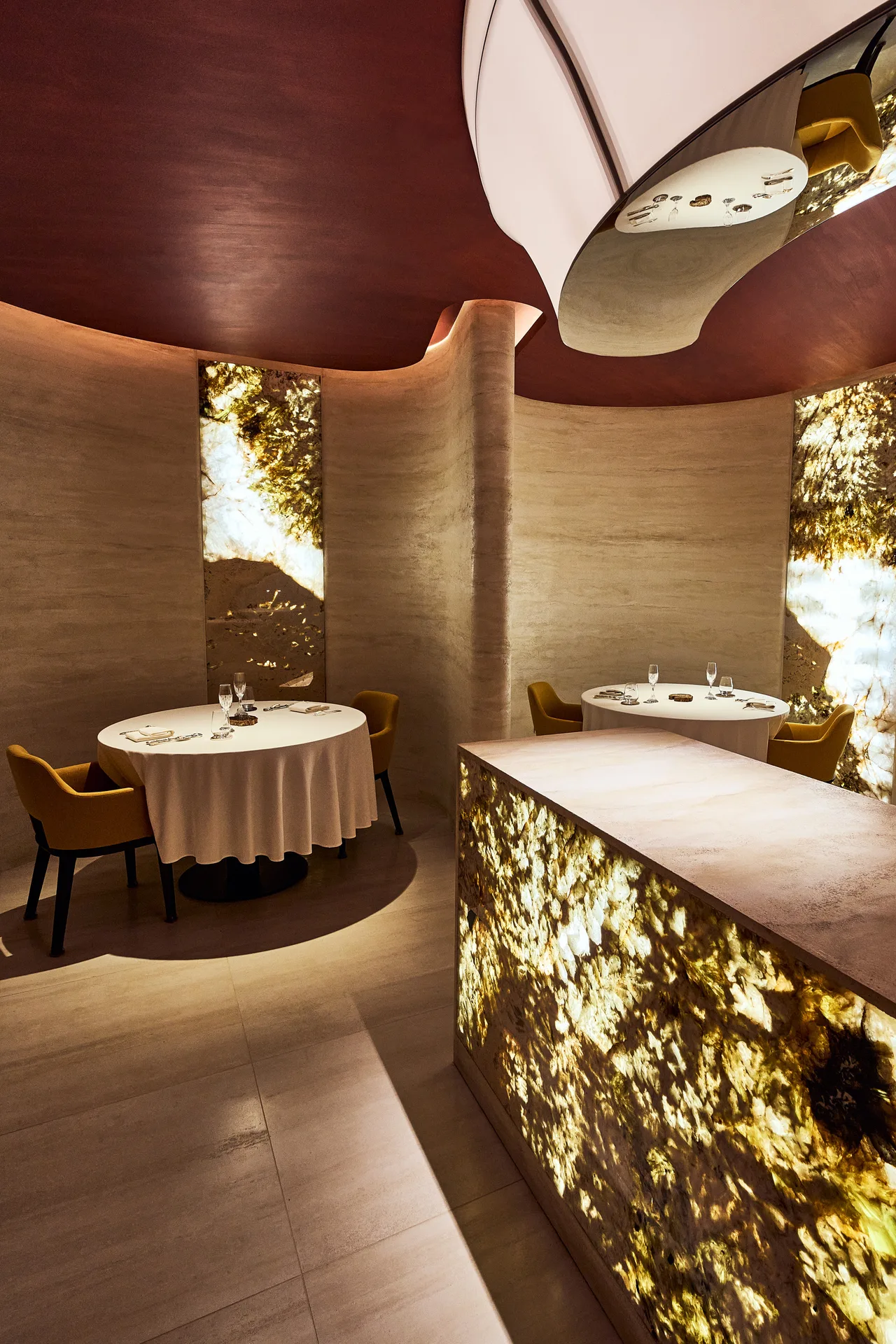 KANG MINCHUL Restaurant — atmosphere